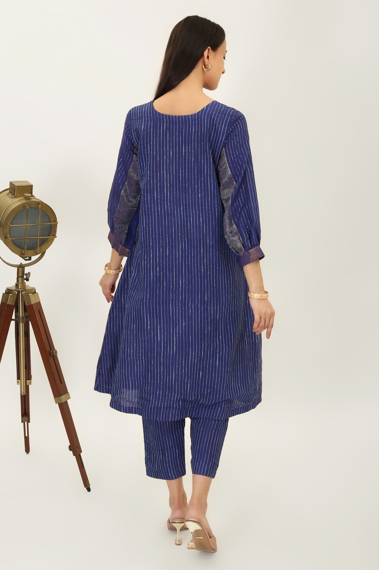 NEELPARI: Handwoven Bhagalpuri silk kurta set - SIMPLY KITSCH