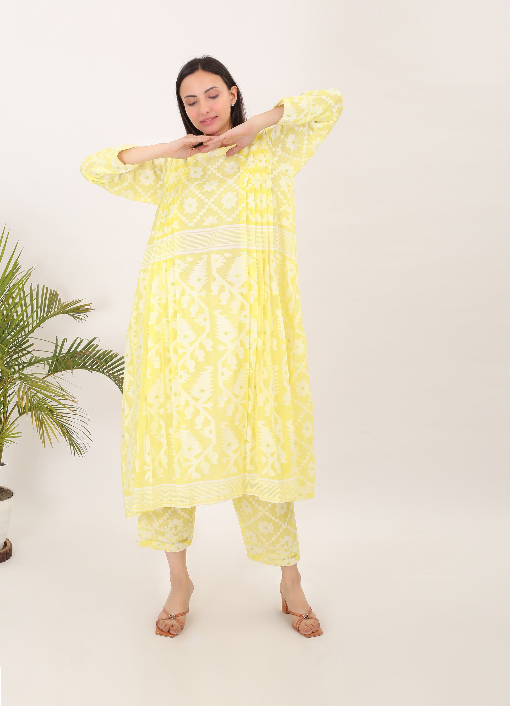 SUN-KISSED GLOW: Yellow white handwoven Jamdani women kurta set - SIMPLY KITSCH