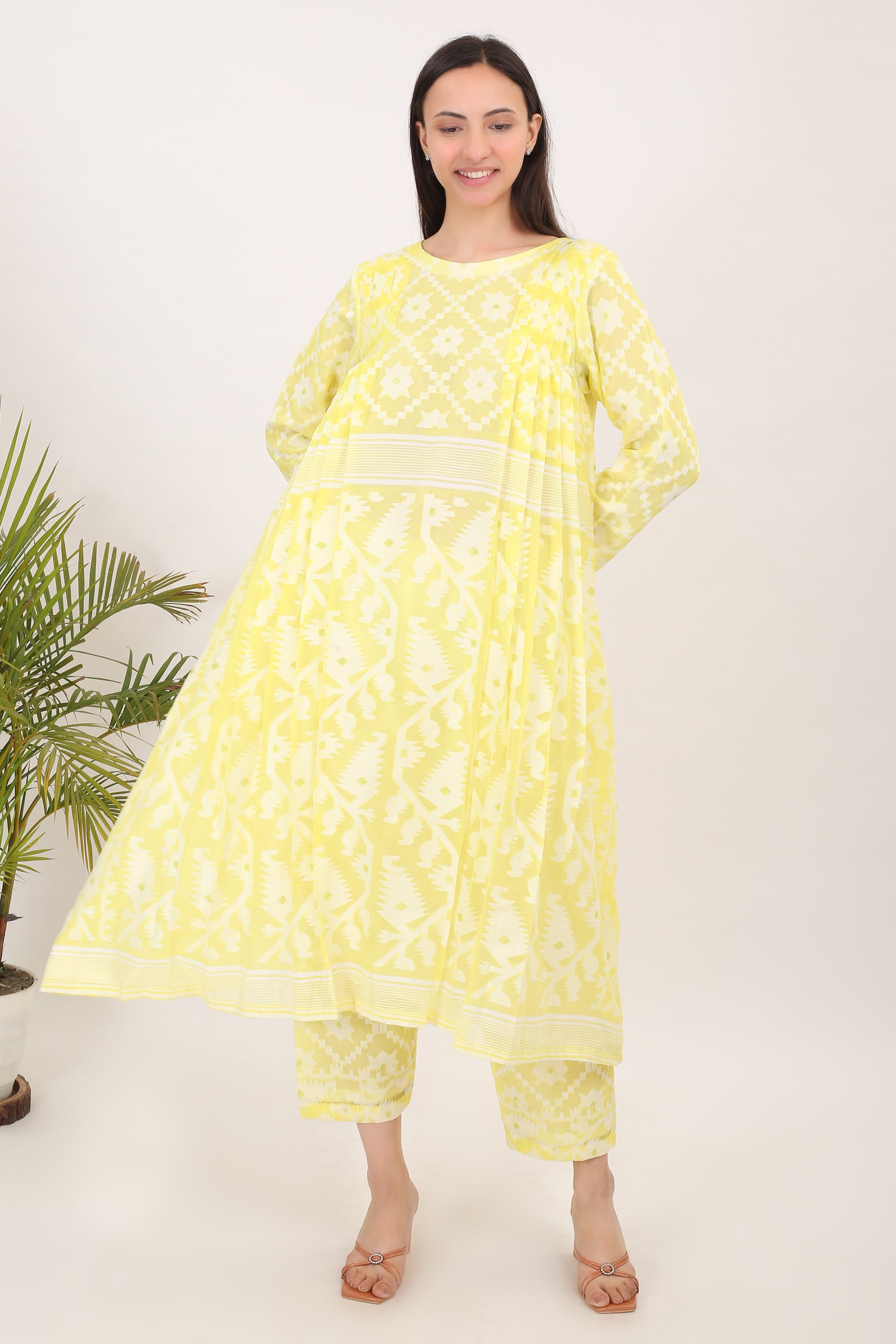 SUN-KISSED GLOW: Yellow white handwoven Jamdani women kurta set - SIMPLY KITSCH